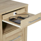 Comodino contemporaneo singolo con ripiano USB e cassetto, Quercia Canyon/Noce Classico