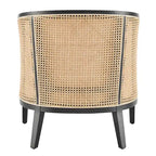 Poltrona di design in lino naturale con schienale curvo e struttura in rattan, seduta singola